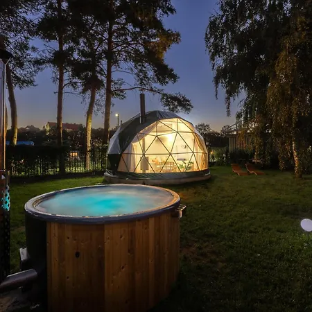 Unique Glamping Prague With Private Hot Tub * プラハ