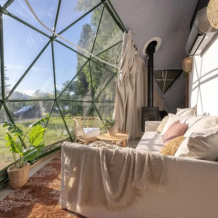 Unique Glamping Prague With Private Hot Tub ラグジュアリーテント *