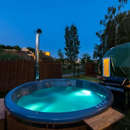 Unique Glamping Prague With Private Hot Tub ラグジュアリーテント *