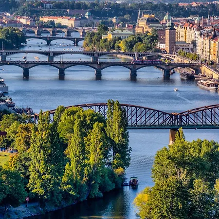 Unique Escape Glamping In The Heart Of With Hot Tub And Vysehrad Castle View *