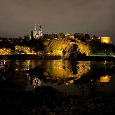 Unique Glamping Prague With Private Hot Tub ラグジュアリーテント *