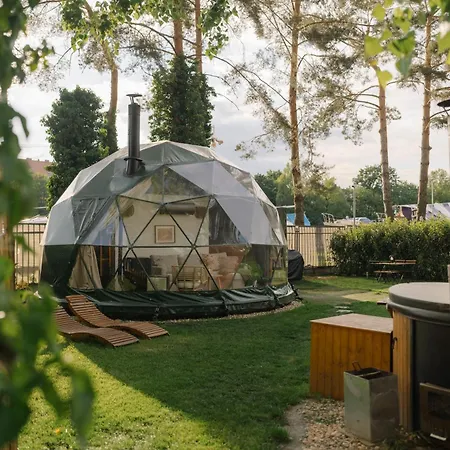 ラグジュアリーテント Unique Glamping Prague With Private Hot Tub