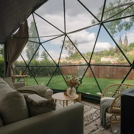 ラグジュアリーテント Unique Glamping Prague With Private Hot Tub プラハ