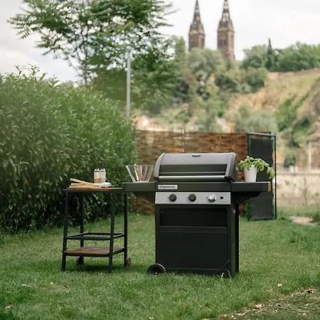 Unique Glamping Prague With Private Hot Tub ラグジュアリーテント